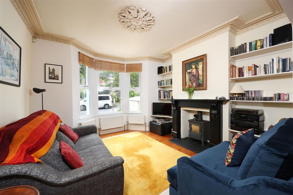 Property photo 2 of 18
