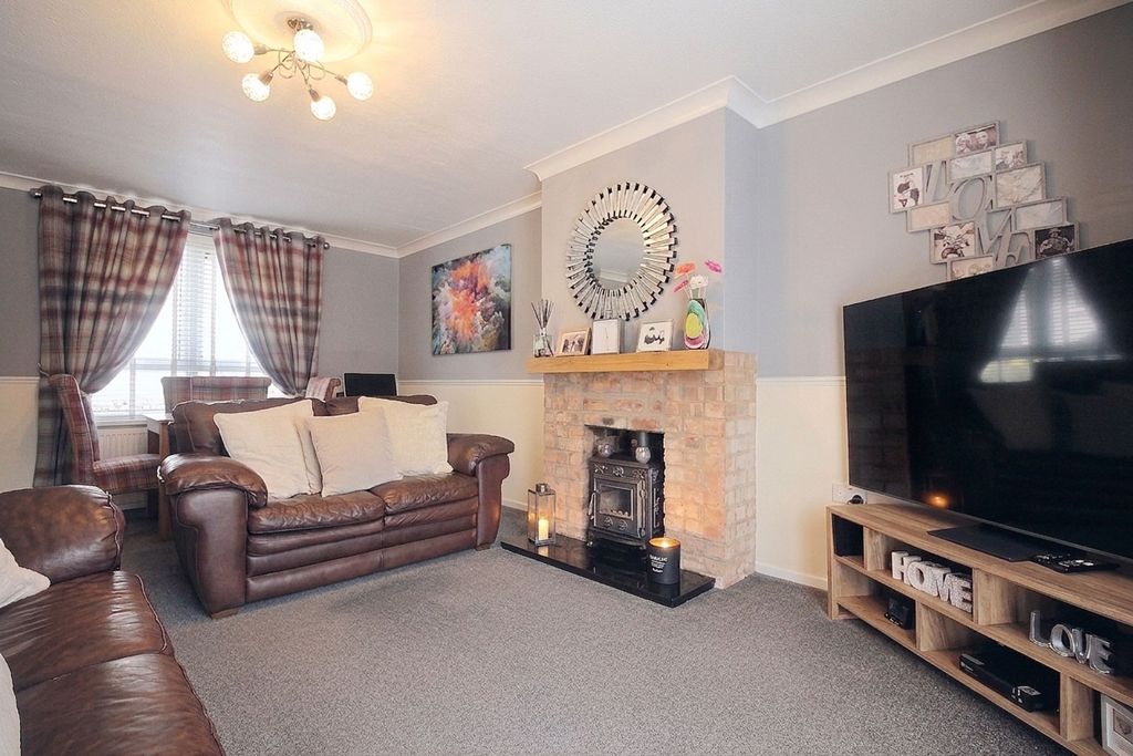 Property photo 2 of 23