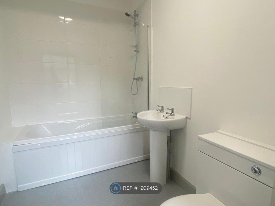 Property photo 3 of 5 Bathroom