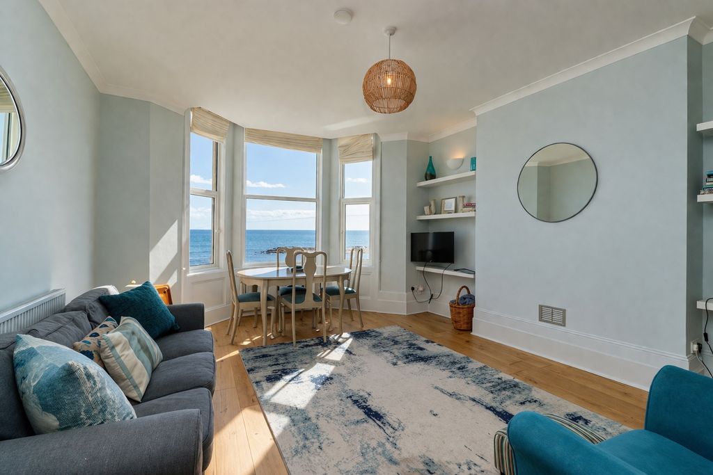 Property photo 2 of 8 Picture 2