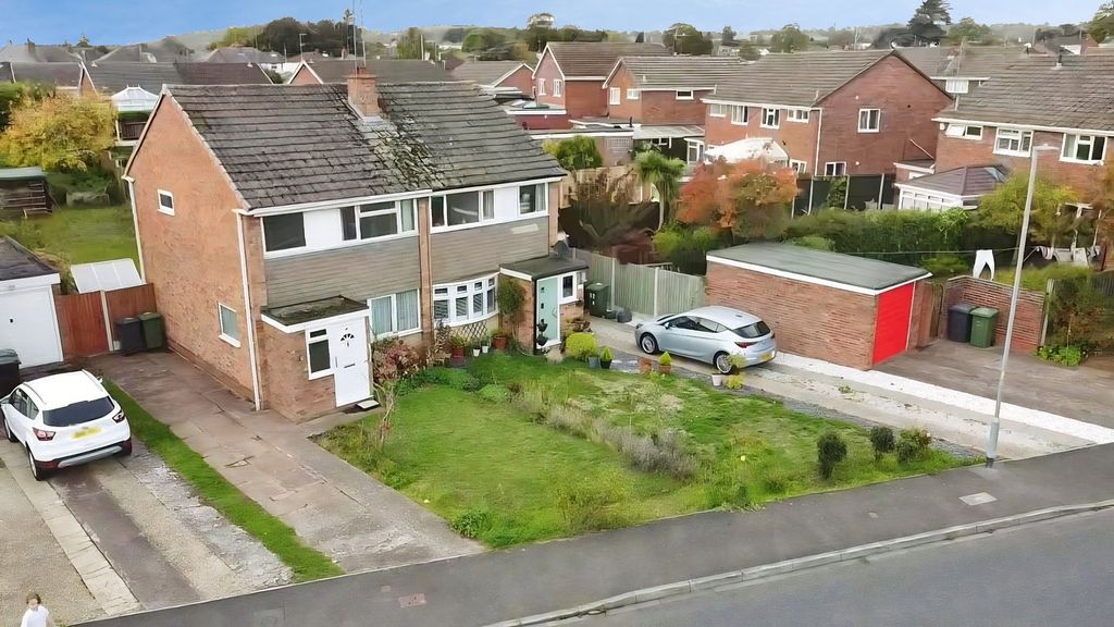 Property photo 3 of 27