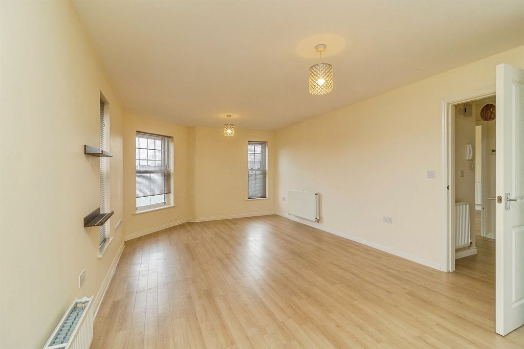 Property photo 3 of 11 Living Room