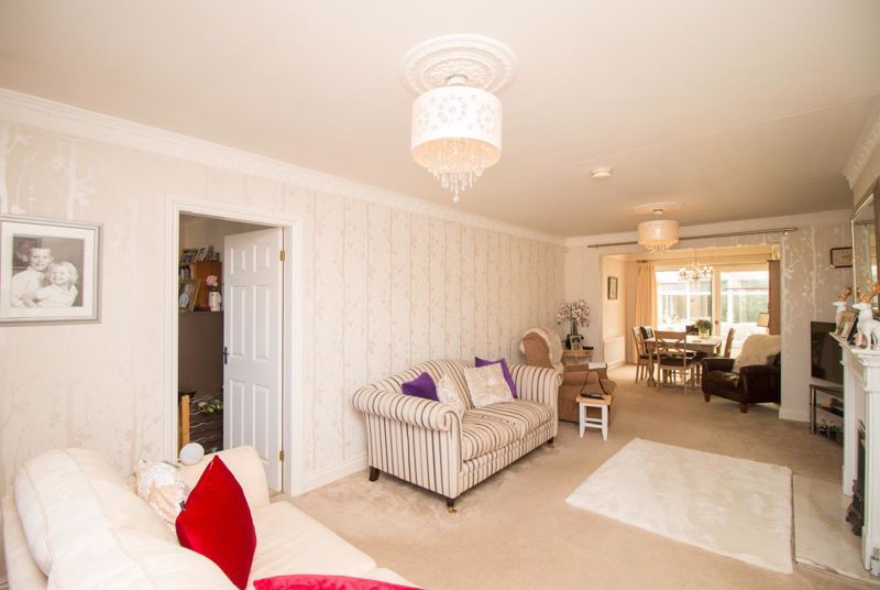 Property photo 3 of 25 1 Eleanora Gardens