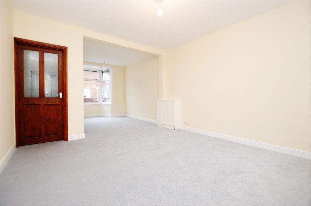 Property photo 1 of 11 16 Cardiff Road November 17 (4).Jpg