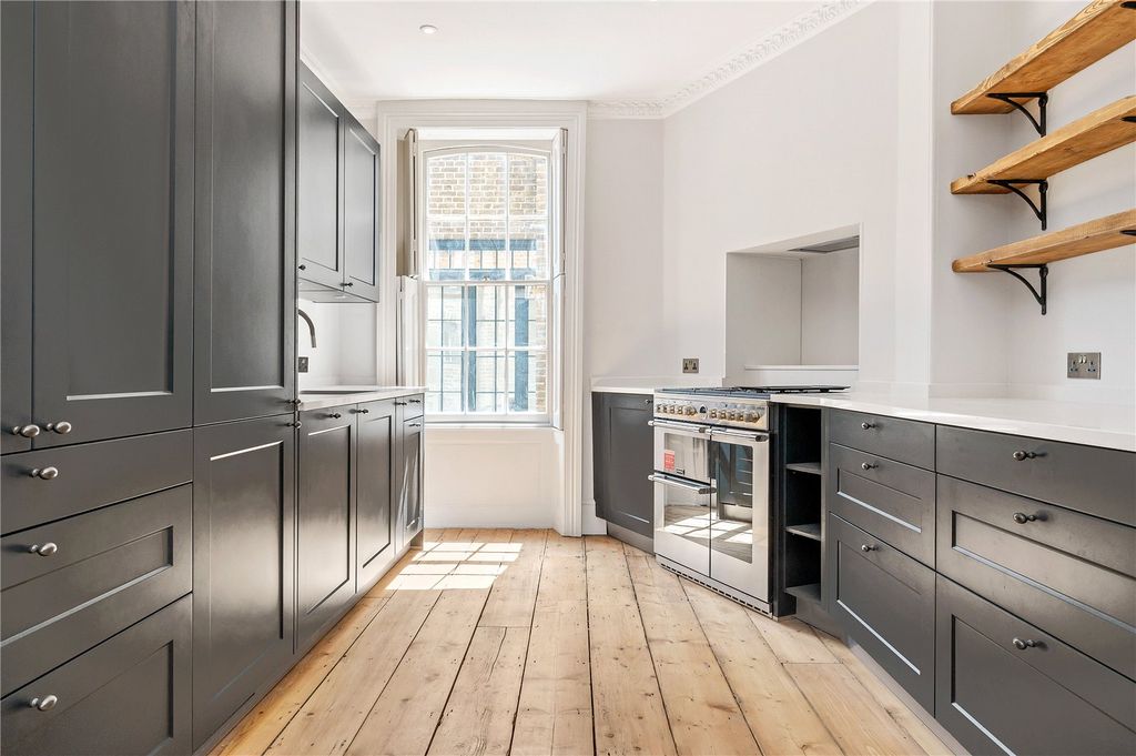 Property photo 2 of 27 Kitchen