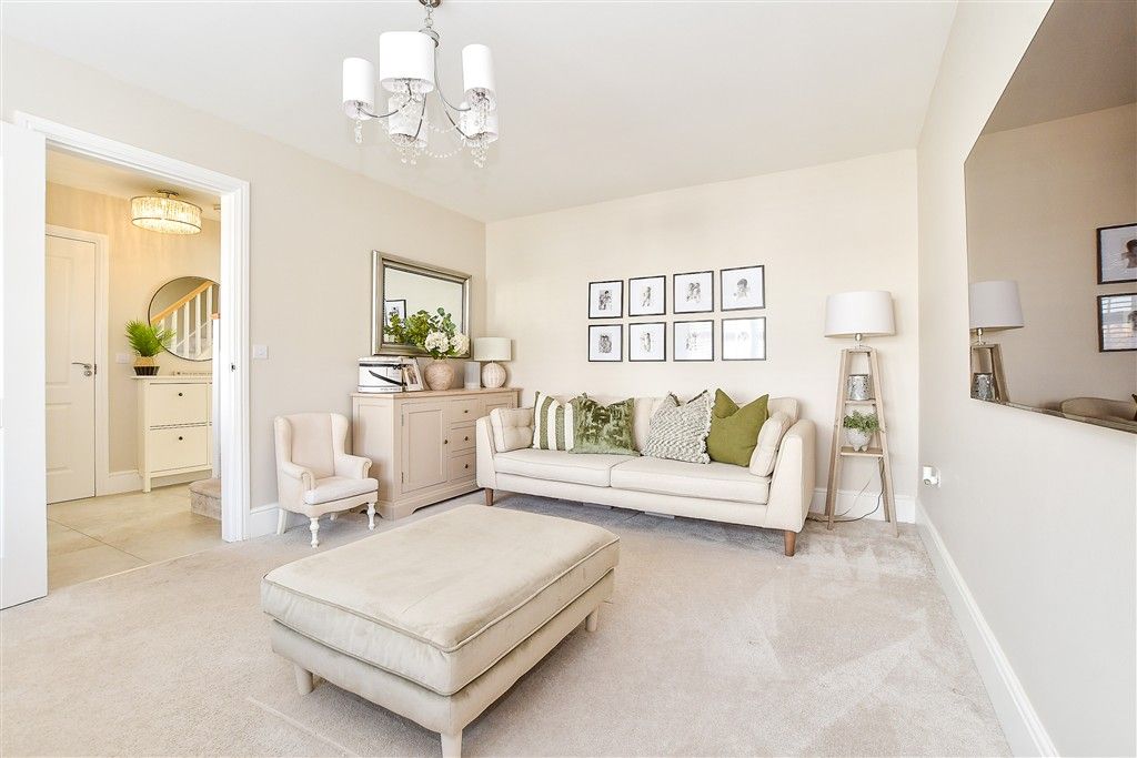 Property photo 2 of 13 Lounge
