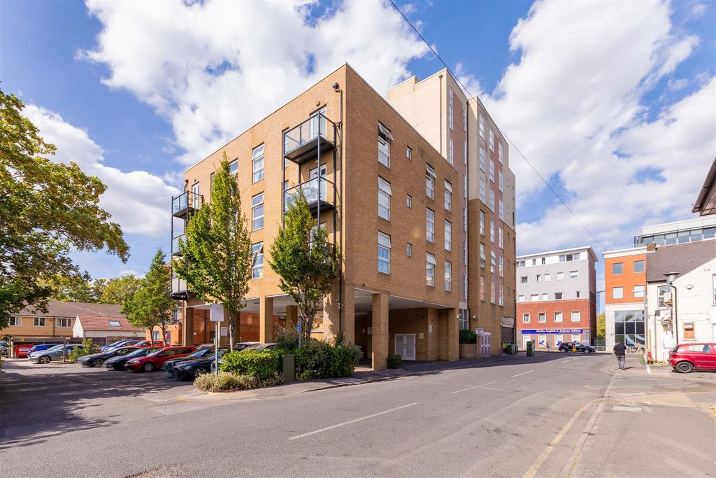 Property photo 1 of 14 16 Ibex House-2.Jpg