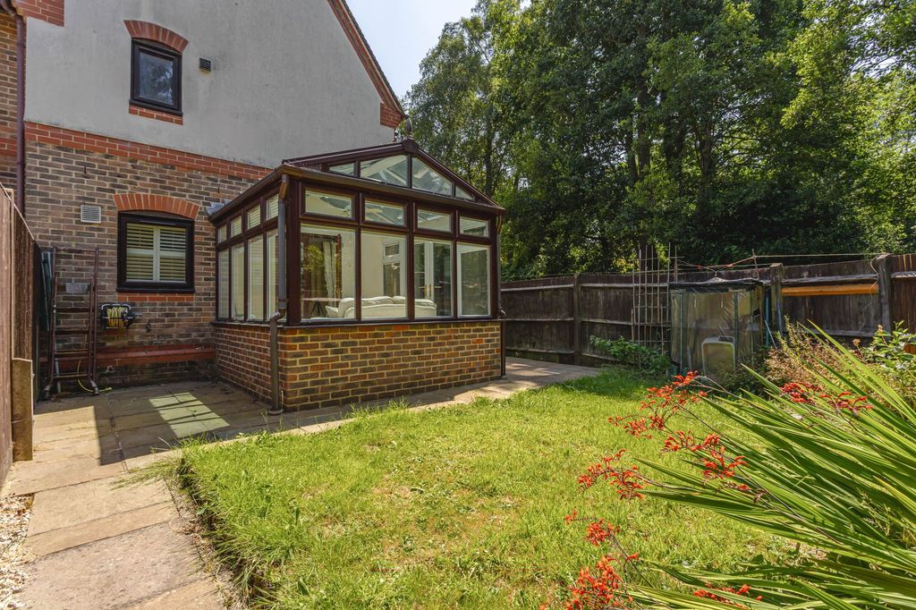 Property photo 2 of 21
