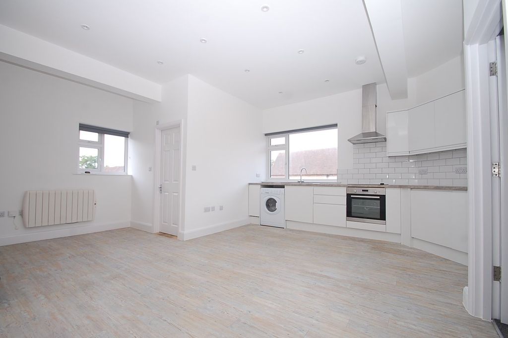 Property photo 1 of 9 Kitchen/Living Room