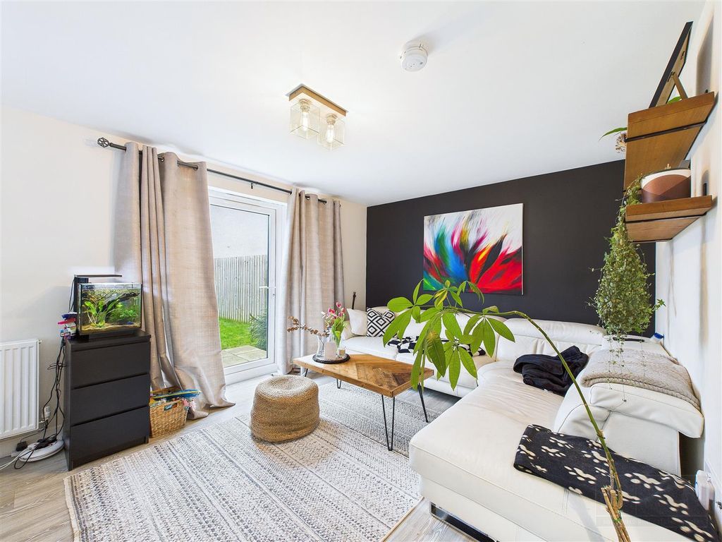 Property photo 2 of 25 Sitting Room