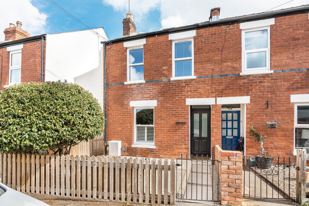 Property photo 2 of 20