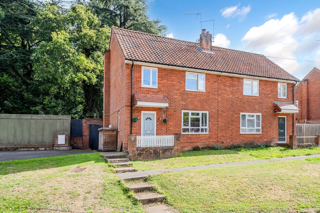 Property photo 1 of 8