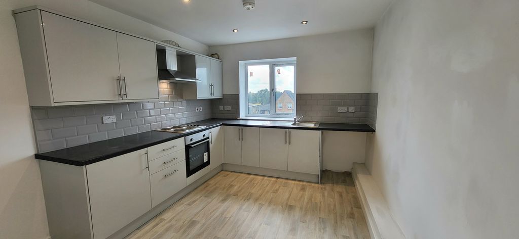 Property photo 1 of 7 Kitchen