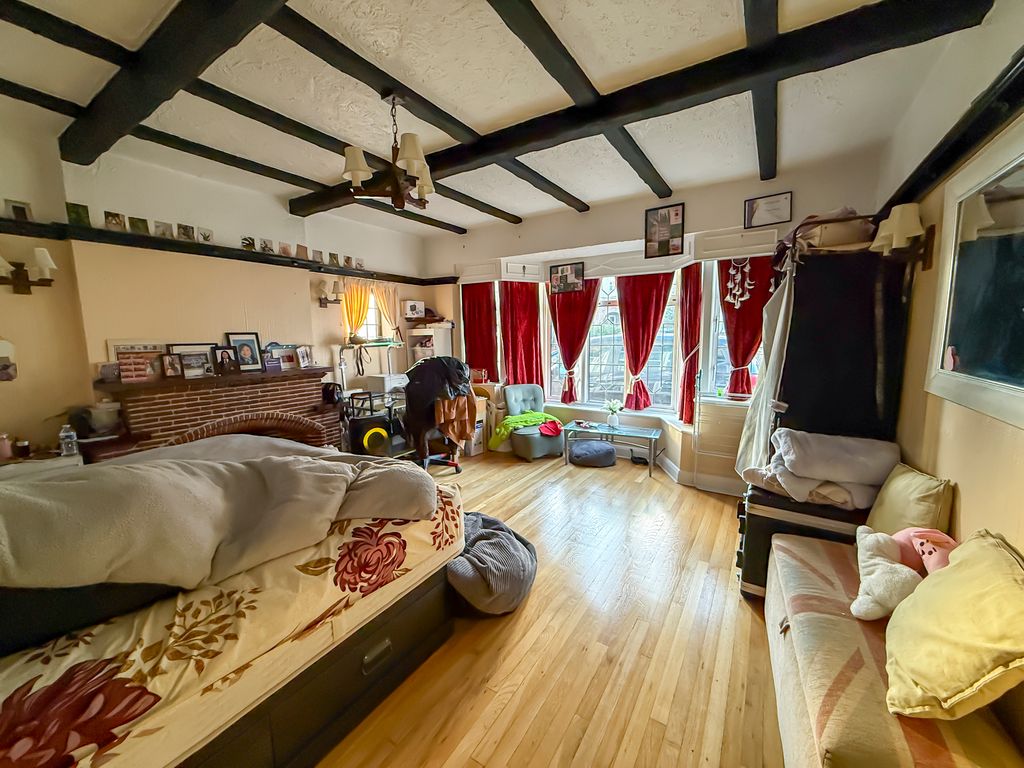 Property photo 3 of 17 Front Reception Room