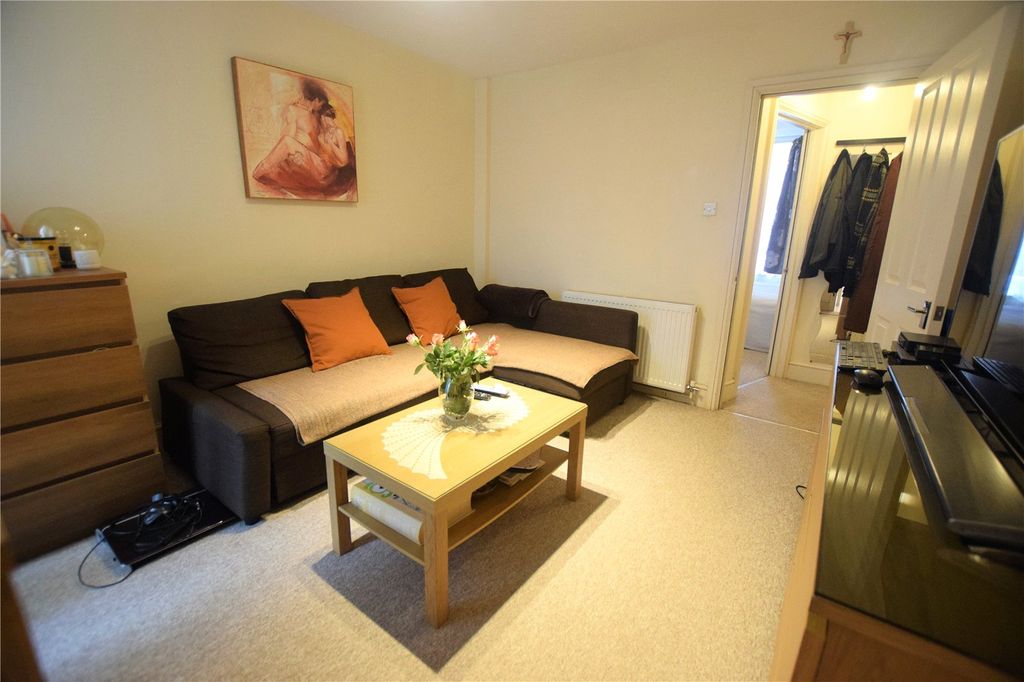Property photo 3 of 15 Flat A