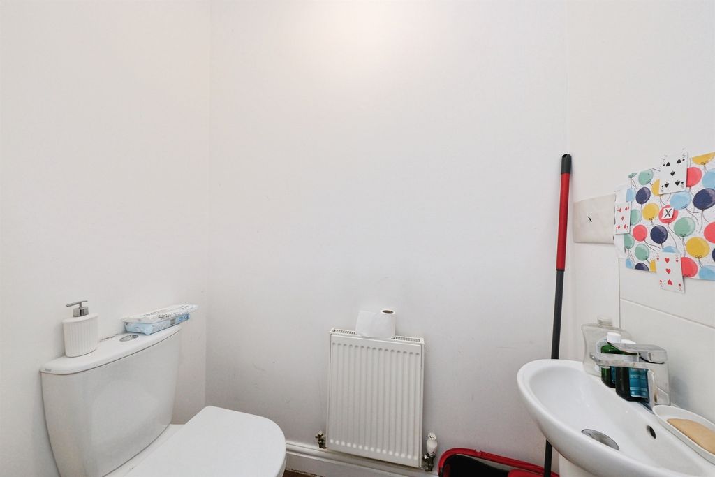 Property photo 2 of 20