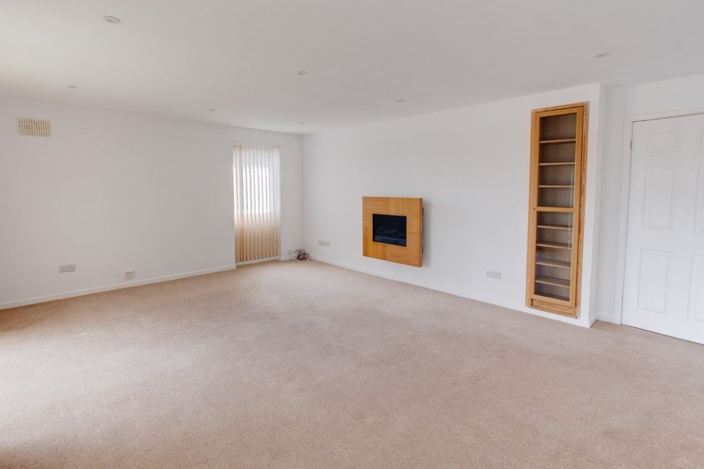 Property photo 3 of 11 Picture No. 08