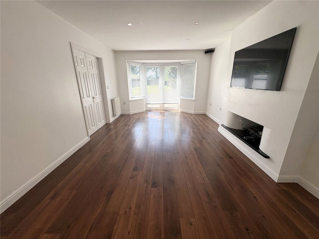 Property photo 2 of 20 Living Room