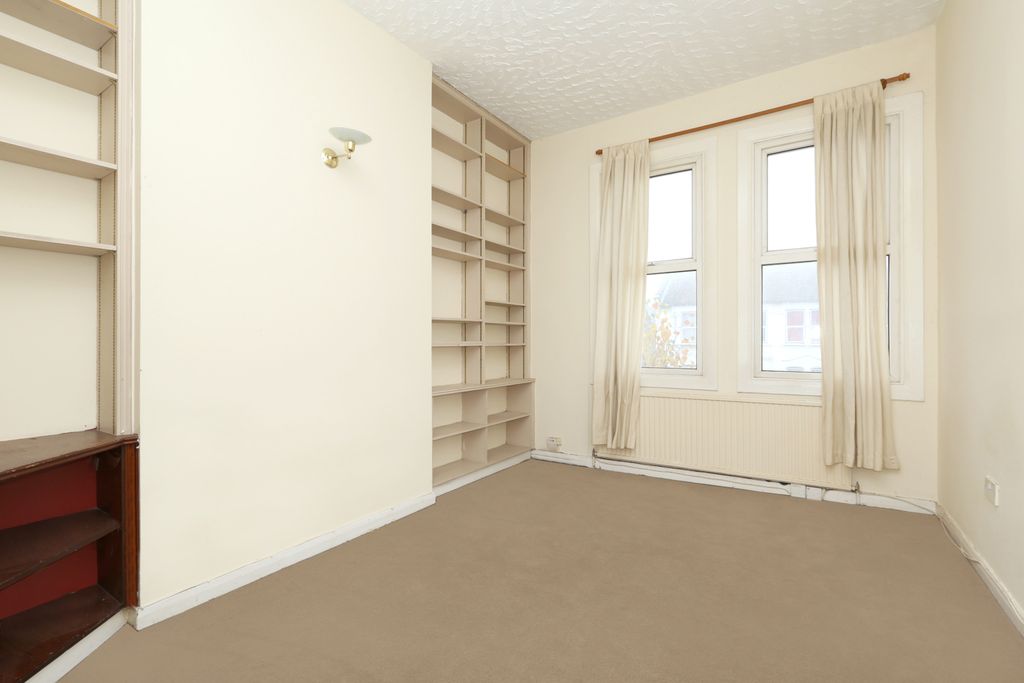 Property photo 2 of 11 Gallery