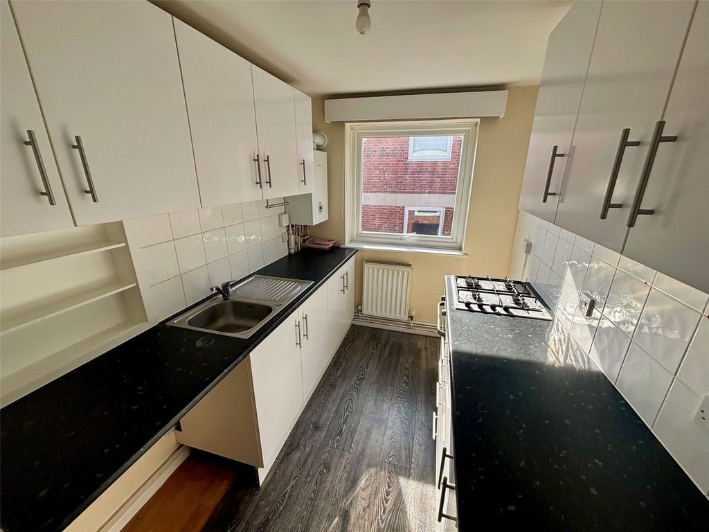 Property photo 3 of 6 Kitchen