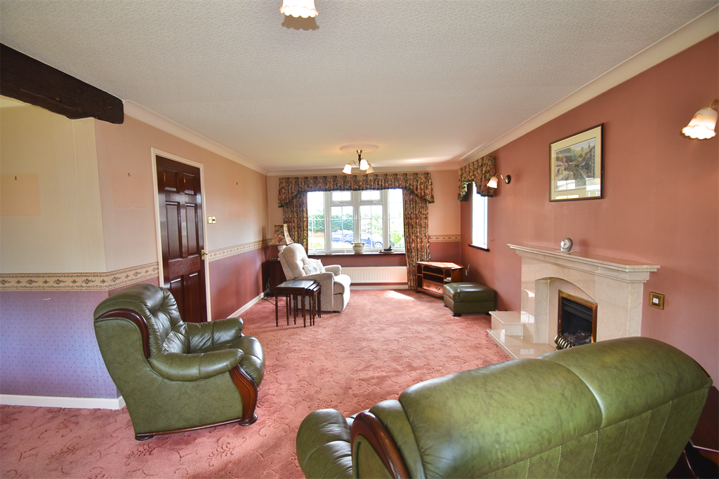 Property photo 3 of 19 Sitting / Dining Room