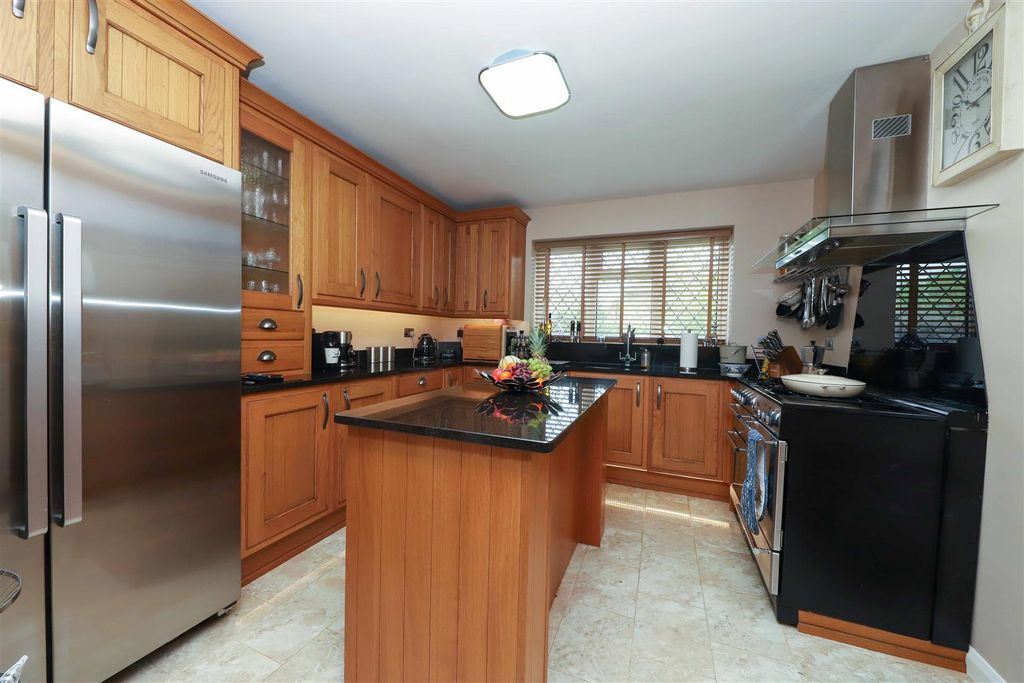 Property photo 3 of 19 Kitchen.Jpg