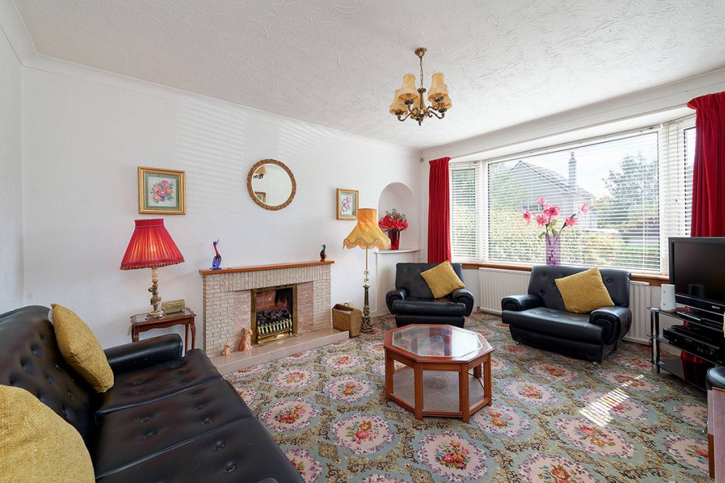 Property photo 2 of 27