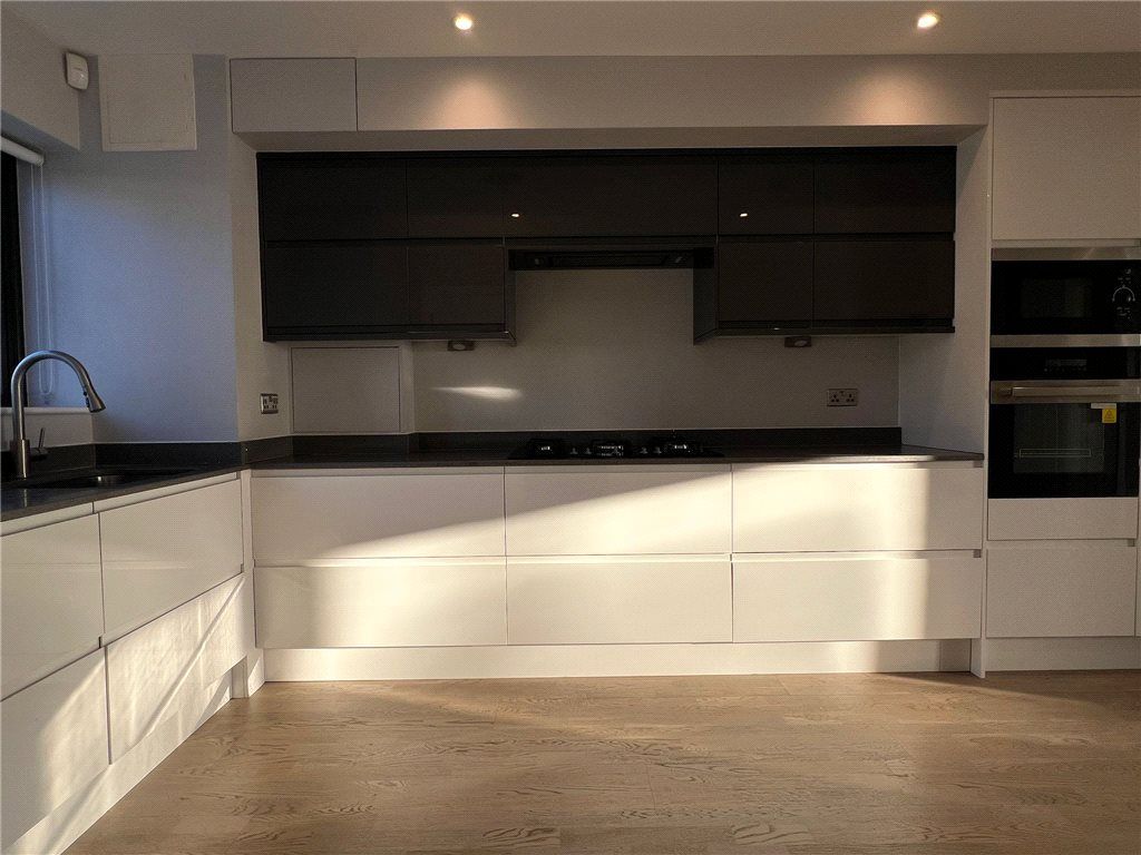 Property photo 3 of 15 Kitchen