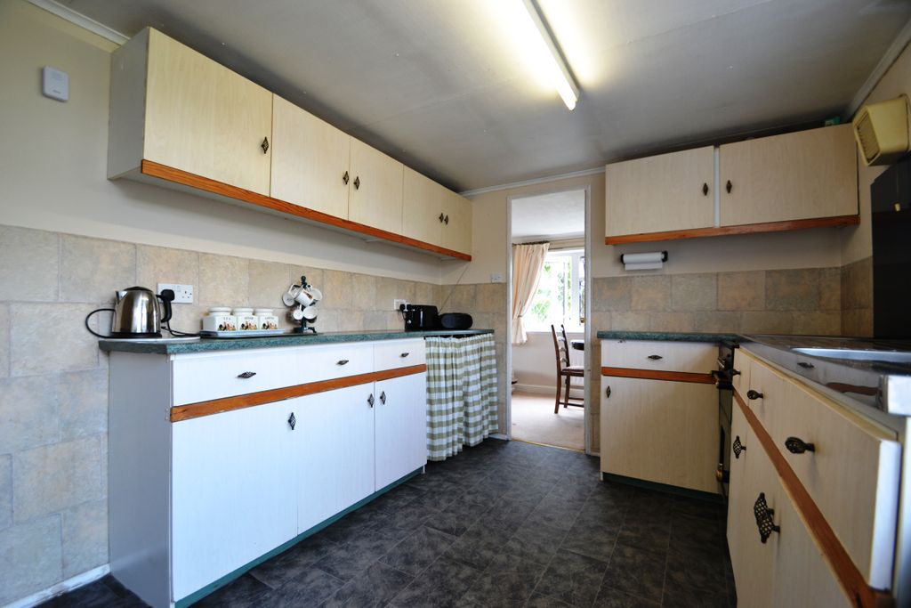 Property photo 3 of 15 Kitchen