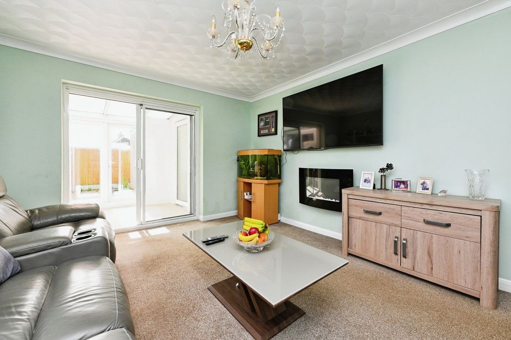 Property photo 3 of 20