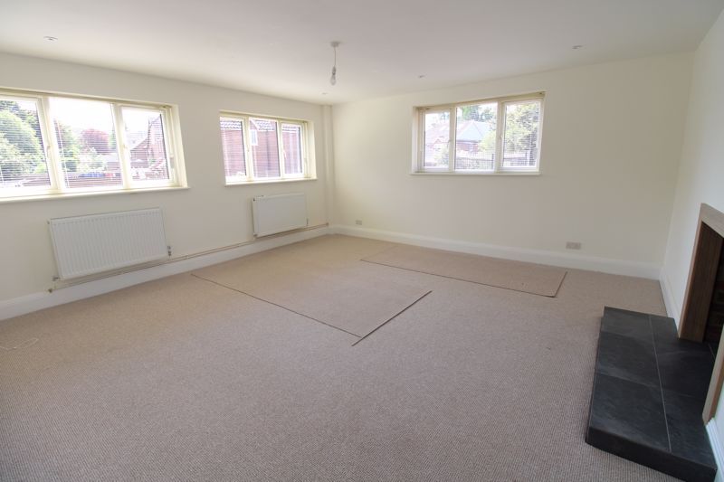 Property photo 2 of 15 Lounge