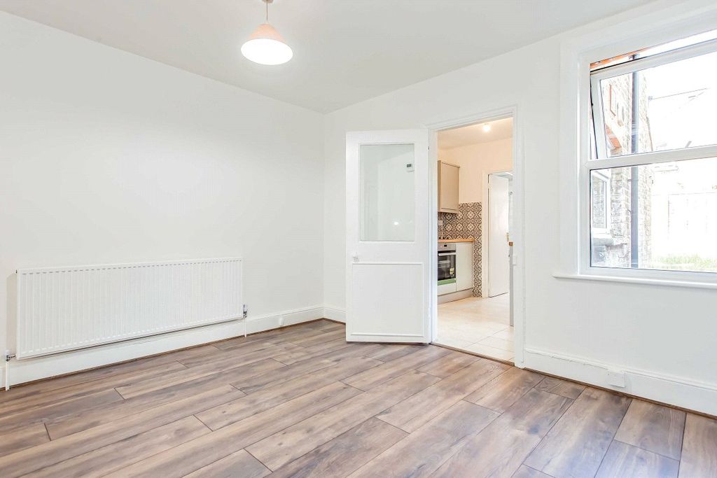 Property photo 3 of 12 Picture No. 02