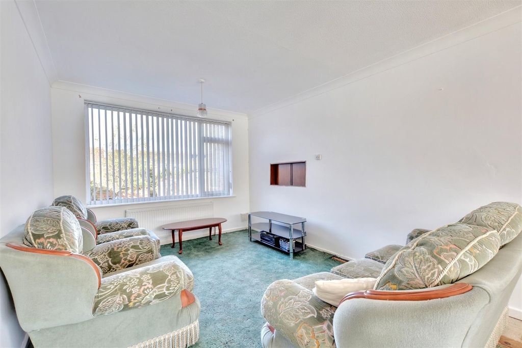 Property photo 3 of 24 Lounge (2).Jpeg