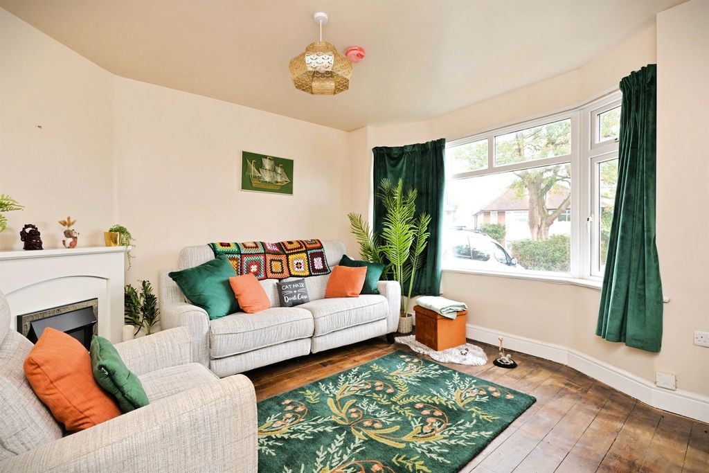 Property photo 2 of 17