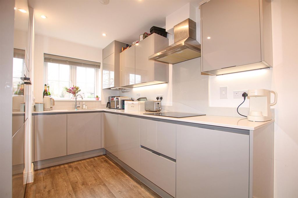 Property photo 2 of 16 Img_4599 Kit.Jpg