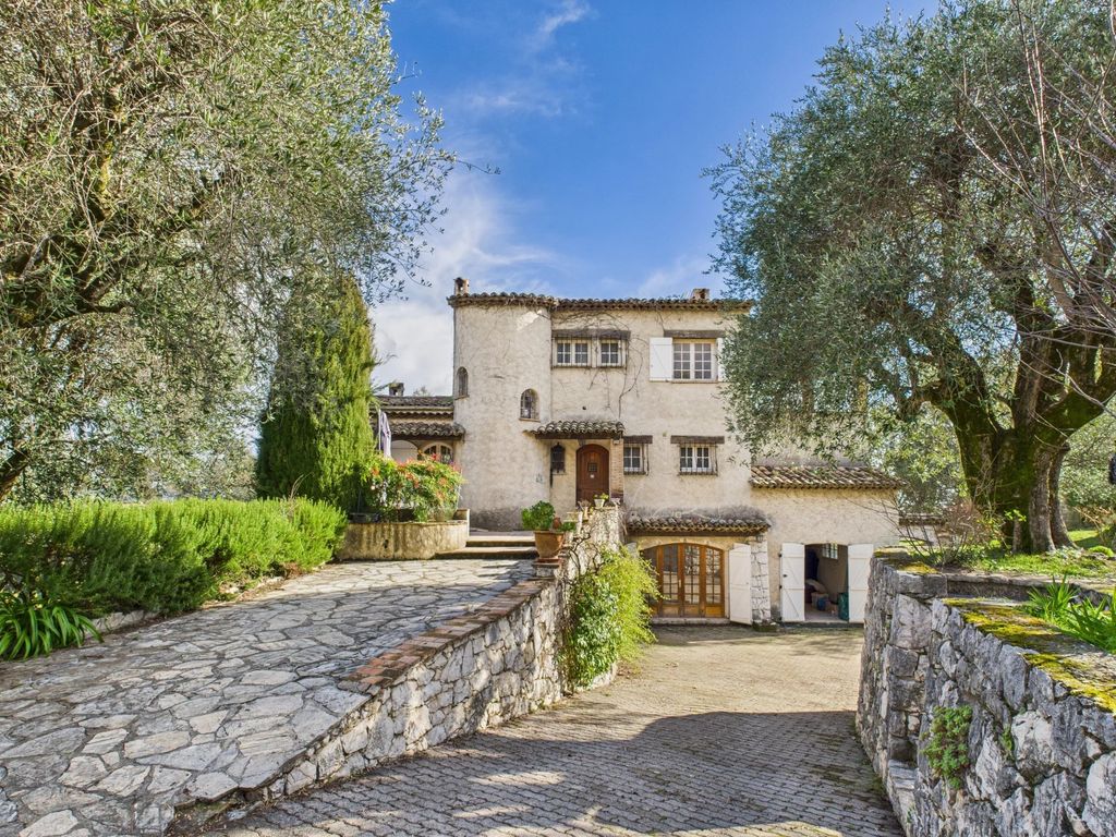 Property photo 1 of 28