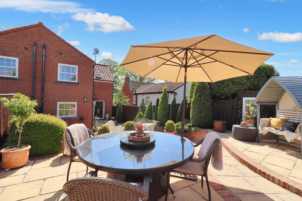 Property photo 2 of 38