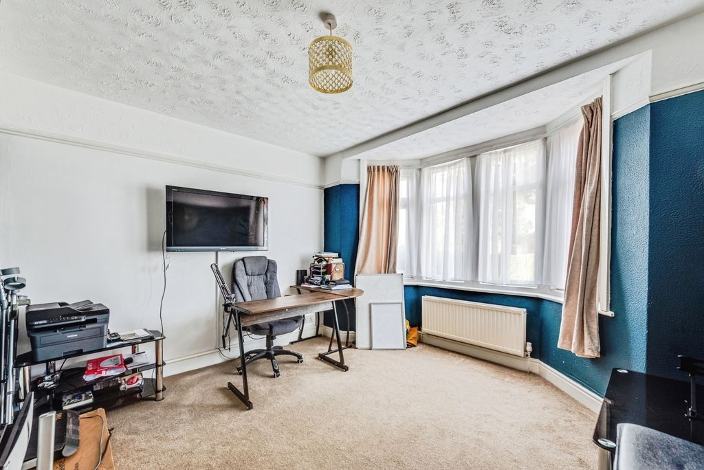 Property photo 3 of 16 Pbox-Img.Jpg