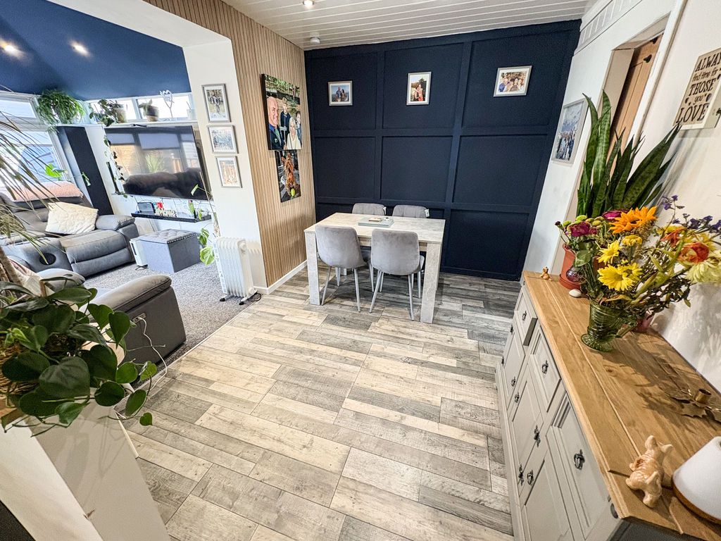 Property photo 2 of 11 Photo 8