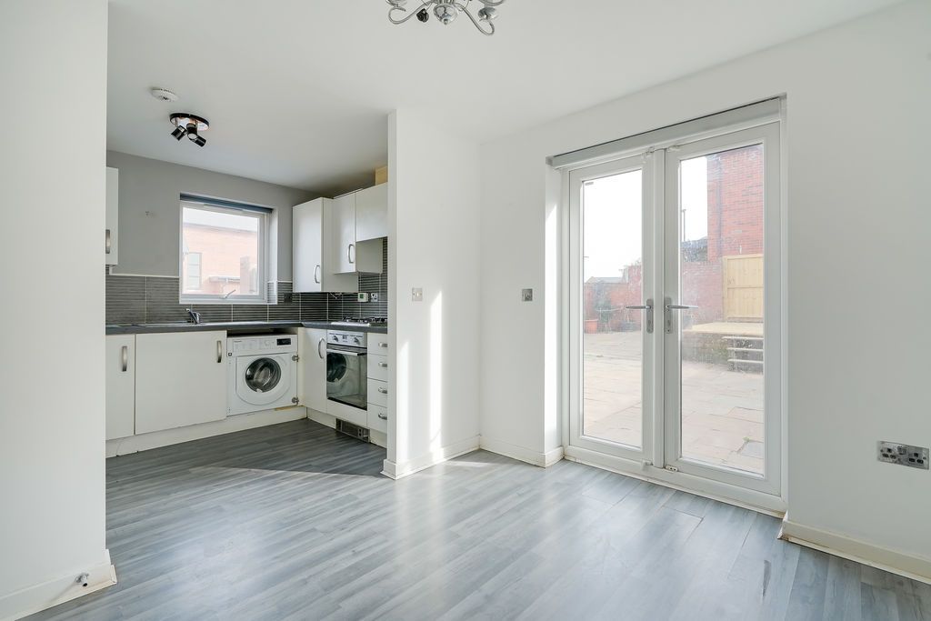 Property photo 2 of 20 Kitchen