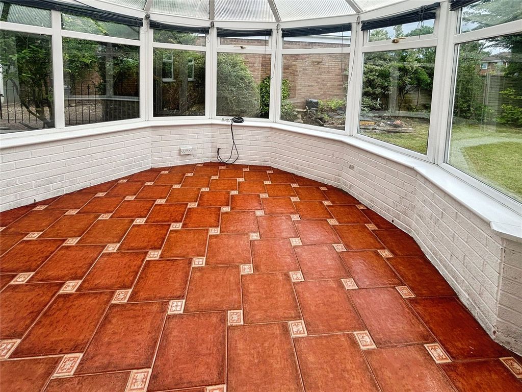 Property photo 3 of 16 Conservatory