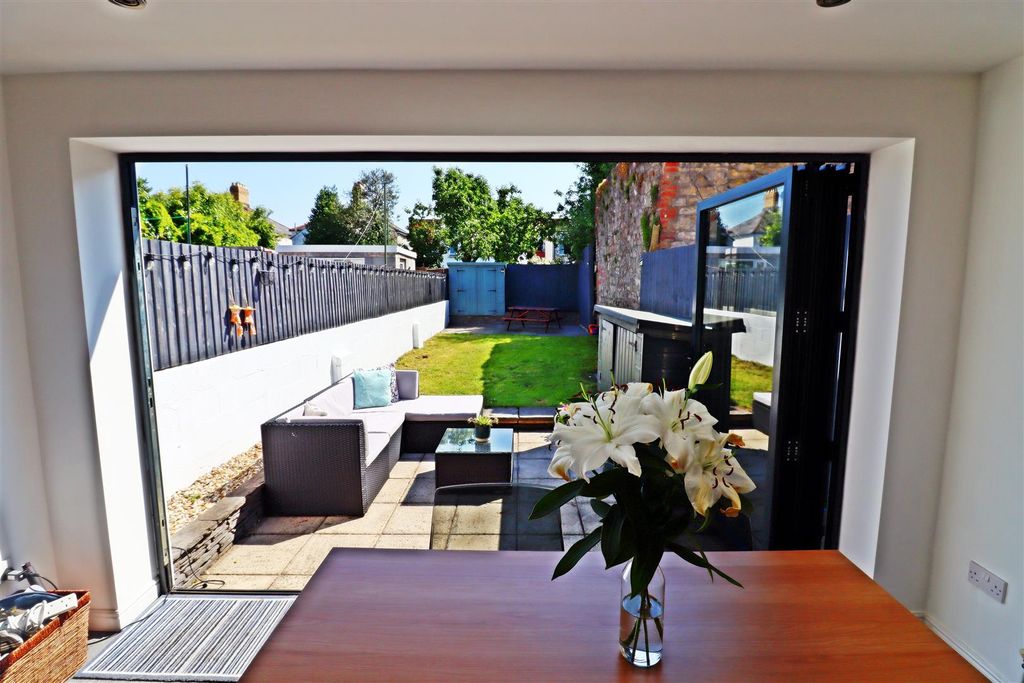 Property photo 2 of 21 Doors Opening To Rear Garden.Jpg