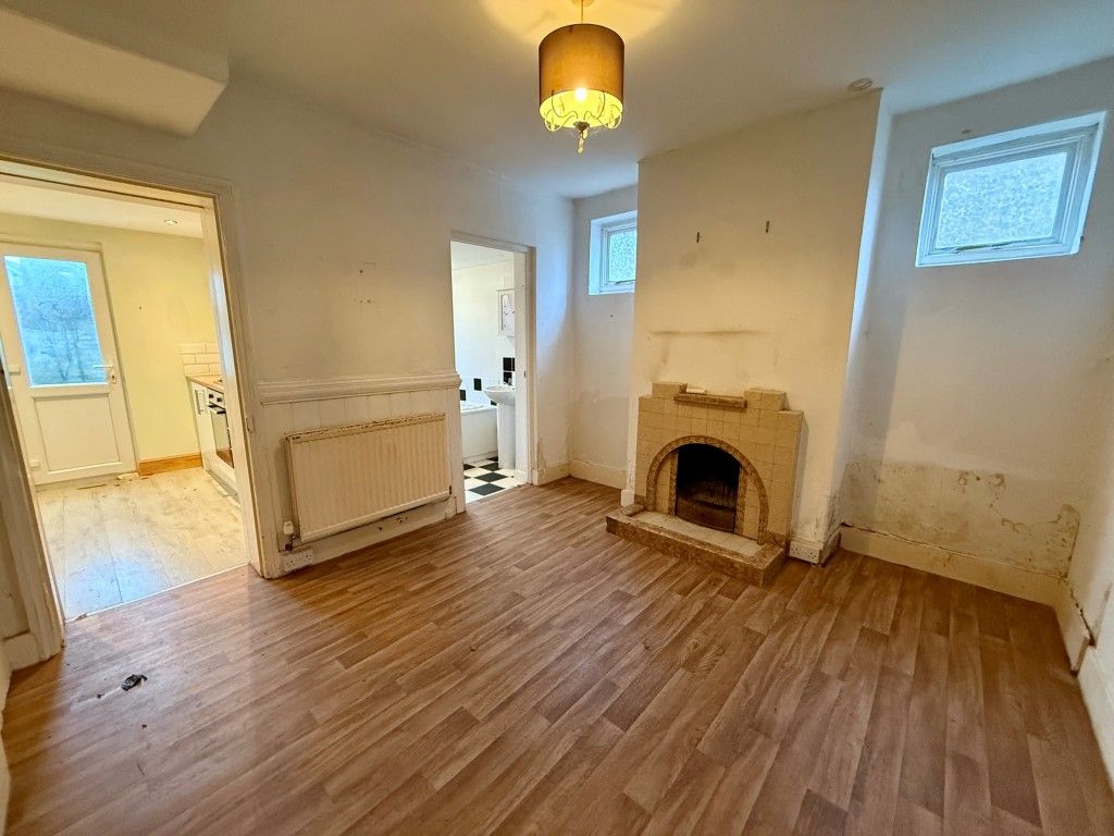 Property photo 3 of 9 Dining Room