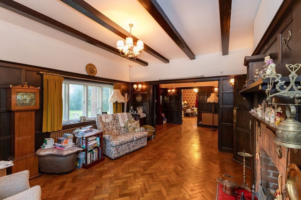 Property photo 3 of 23 Picture No. 21