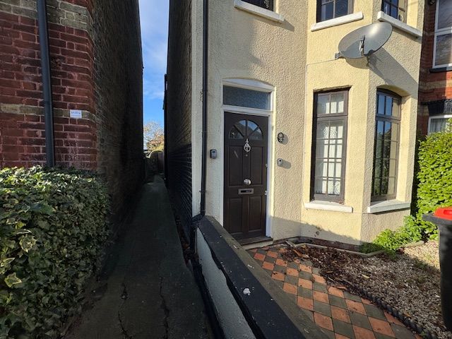 Property photo 3 of 11