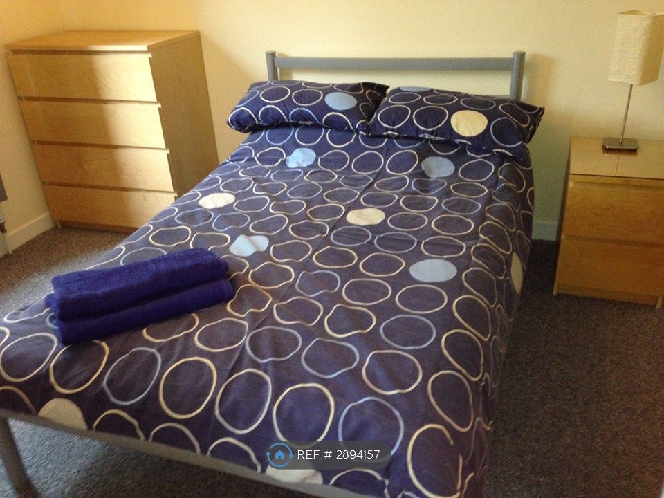 Property photo 3 of 10 Bedroom 1