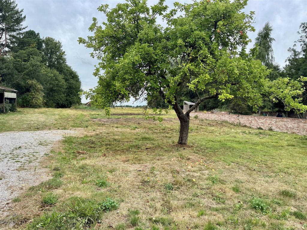 Property photo 2 of 4 Plot