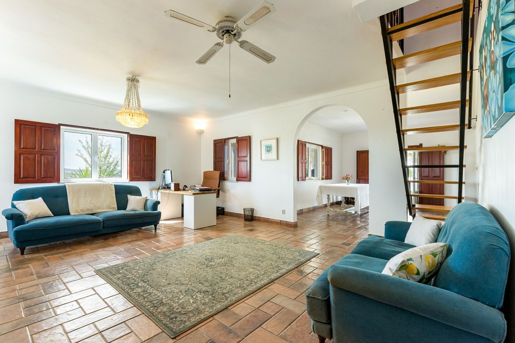 Property photo 2 of 30