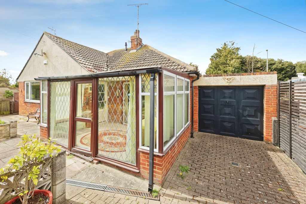 Property photo 3 of 11 Photo