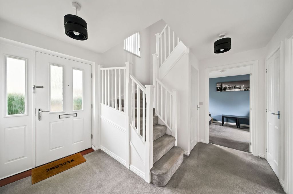 Property photo 3 of 36 Hall